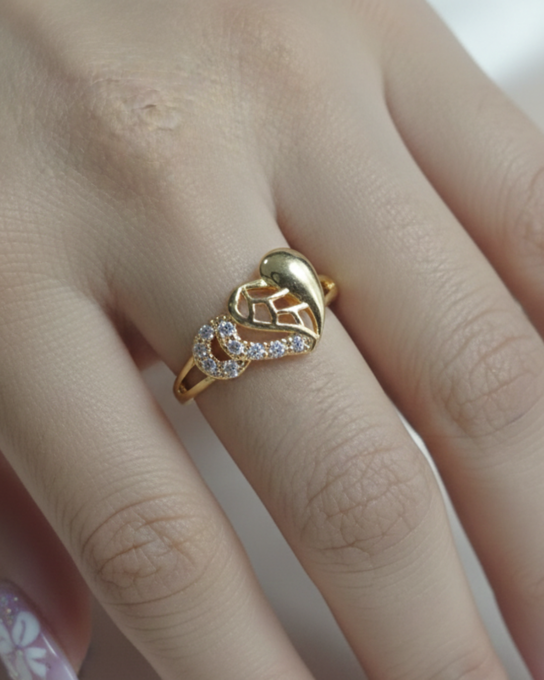 Golden Sparkle Curve Ring – Elegant Adjustable Gold Color Fashion Ring for Women