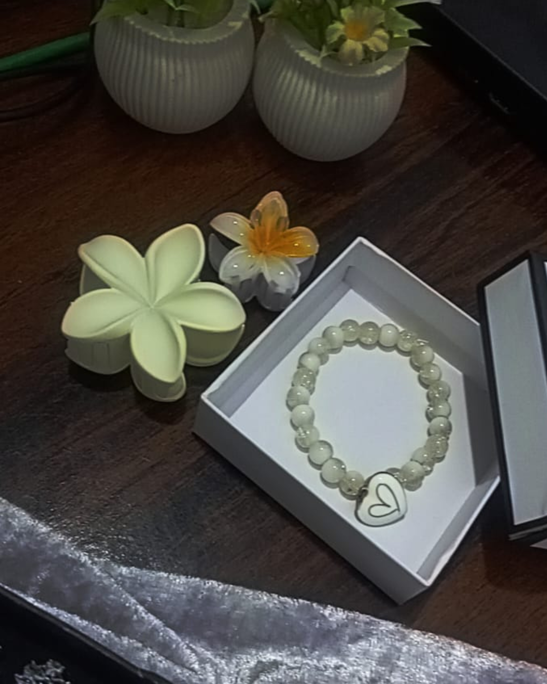 Blossom Glow Trio Set – Elastic Beaded Bracelet with Big & Small Flower Catchers