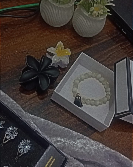 Blossom Glow Trio Set – Elastic Beaded Bracelet with Big & Small Flower Catchers