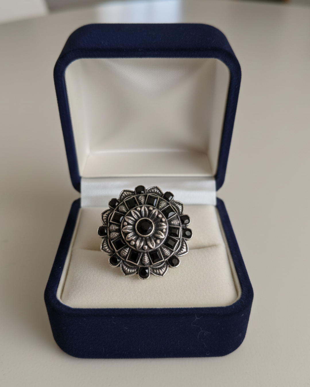 Elegant Black Flower Ring – Stylish Adjustable Fashion Ring for Women