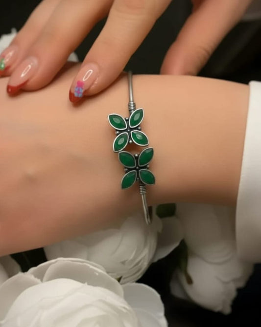 Elegant Silver Butterfly Bracelet – Cute & Stylish Fashion Jewelry for Women