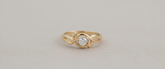 Elegant Golden Ring for Women – Premium Gold-Tone Jewelry