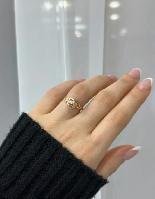 Elegant Golden Ring for Women – Premium Gold-Tone Jewelry